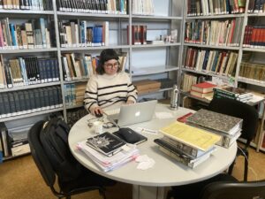 Read more about the article Maria Figueira, TRANSMAT research fellow at the Santos Rocha Municipal Museum